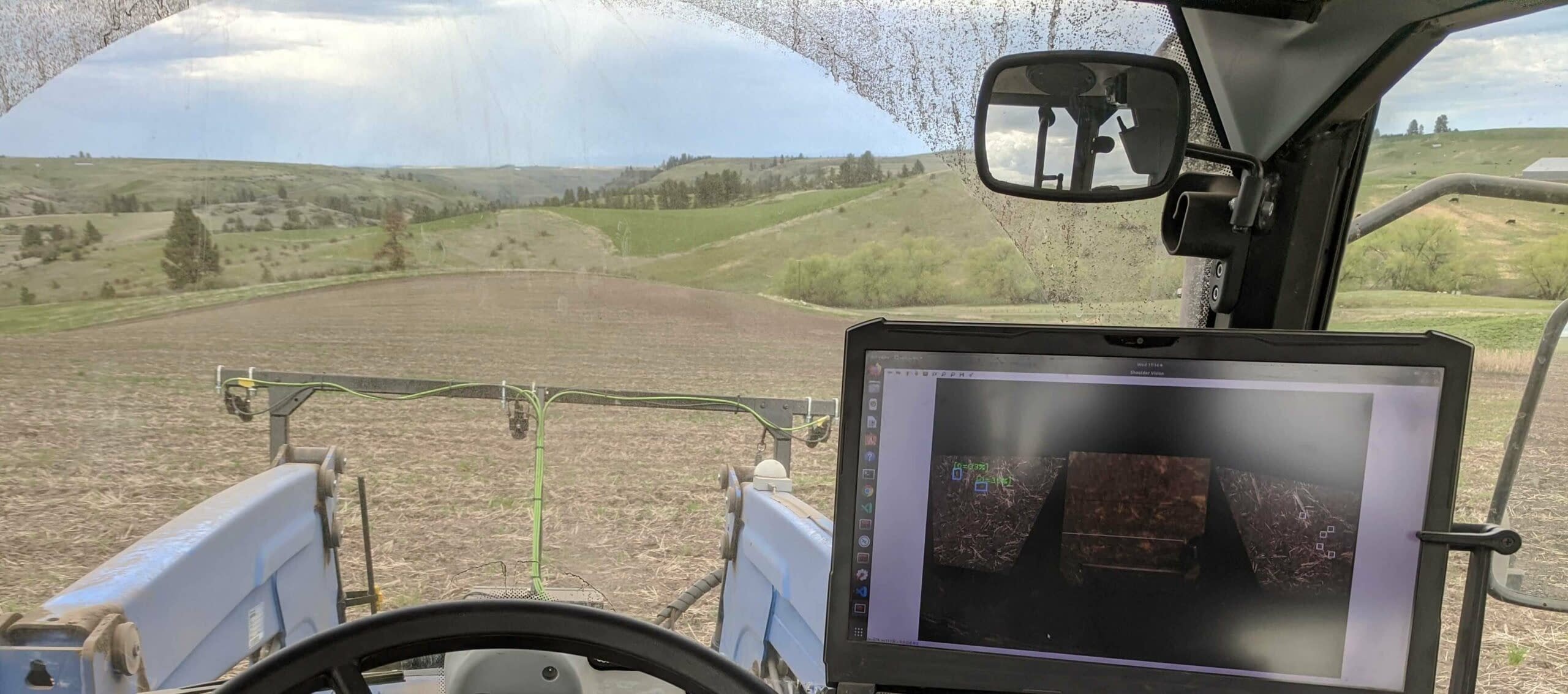 tractor-terraclear triton-camera-agriculture-terraclear-rock-robot