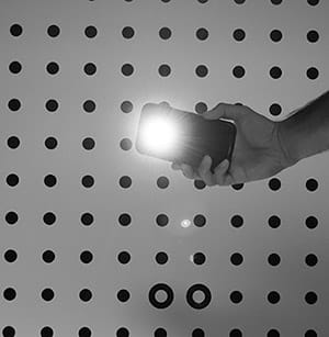 No-artifacts-CMOS Image with no smearing or blooming on CMOS sensor